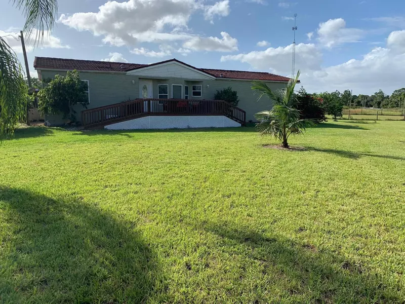 35239 NW 4th DR, Okeechobee, FL 34972