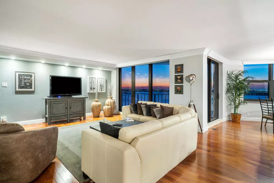 5420 N Ocean DR 1106, Singer Island, FL 33404