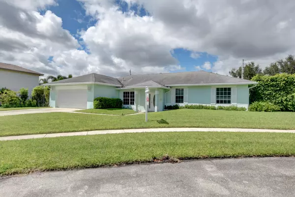 8 Redwood CT, Boynton Beach, FL 33426