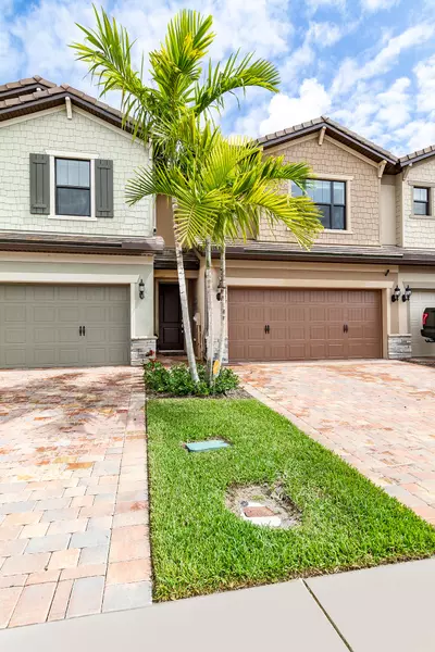 8312 Rearing LN, Lake Worth, FL 33467