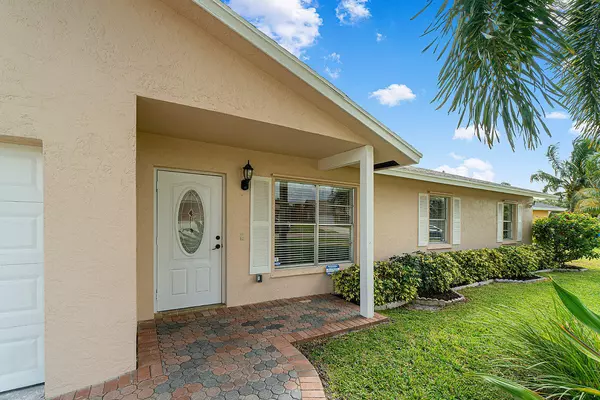 Lantana, FL 33462,936 La Costa WAY