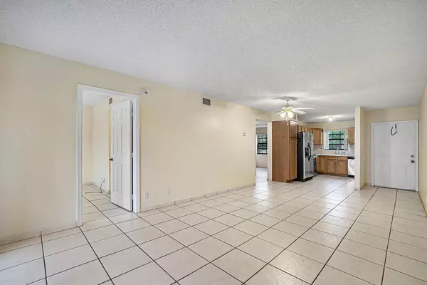 Boca Raton, FL 33431,3050 Norwood PL N112