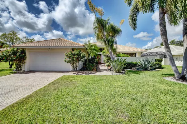 15 Hampshire LN, Boynton Beach, FL 33436