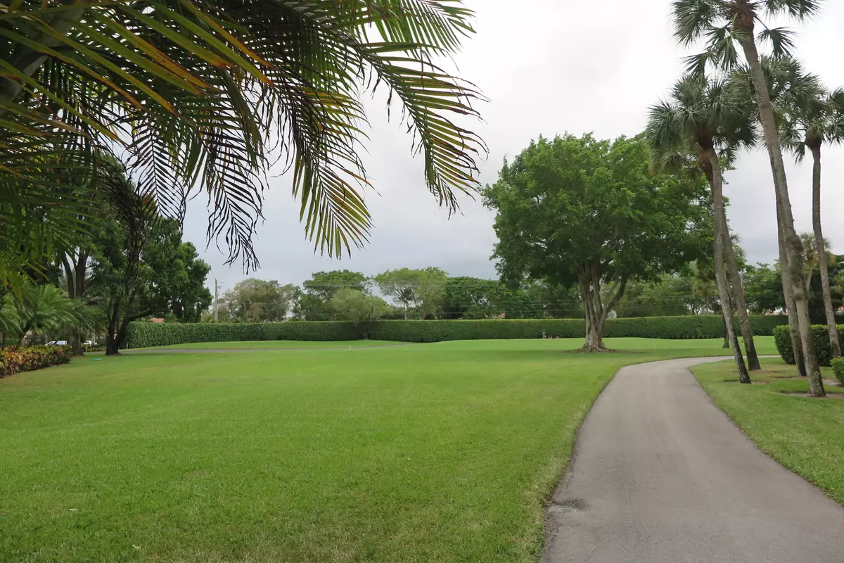 Boca Raton, FL 33433,7568 Regency Lake DR B101