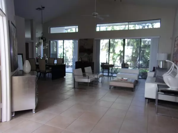 Boca Raton, FL 33428,22326 Holcomb PL