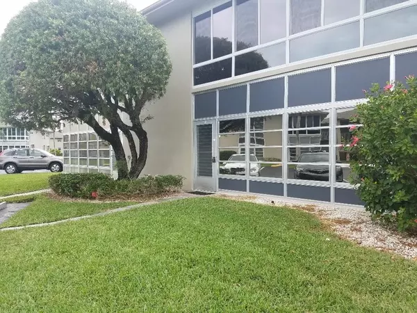 Fort Pierce, FL 34952,22 Lake Vista TRL Apt 102