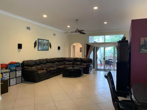 Greenacres, FL 33413,2803 Waters Edge CIR