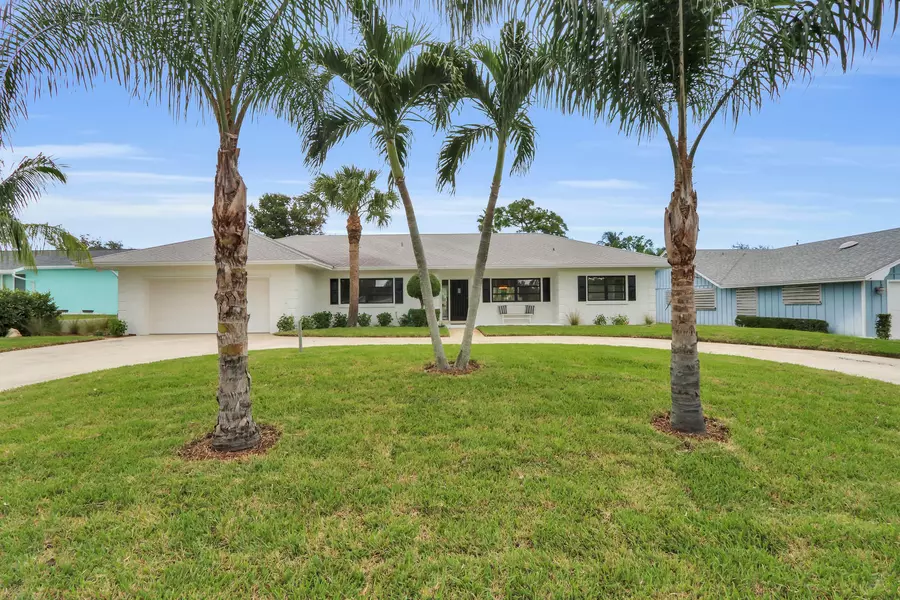 8936 SE Bahama CIR, Hobe Sound, FL 33455