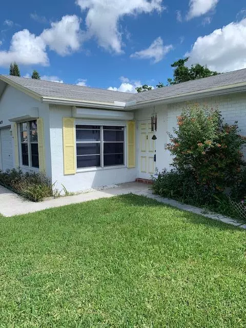 Greenacres, FL 33463,6119 Rainbow CIR