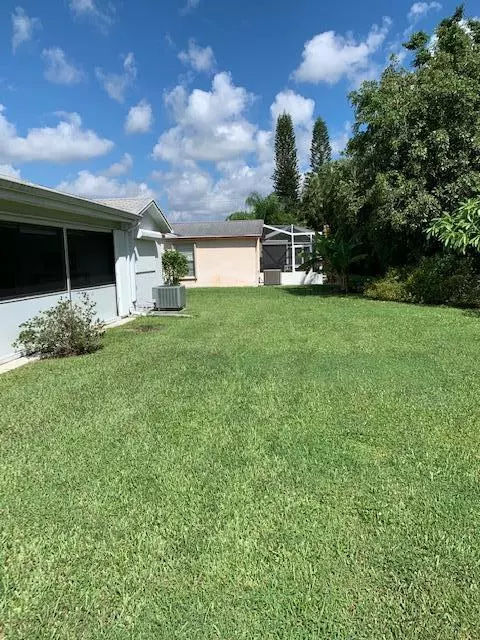 Greenacres, FL 33463,6119 Rainbow CIR