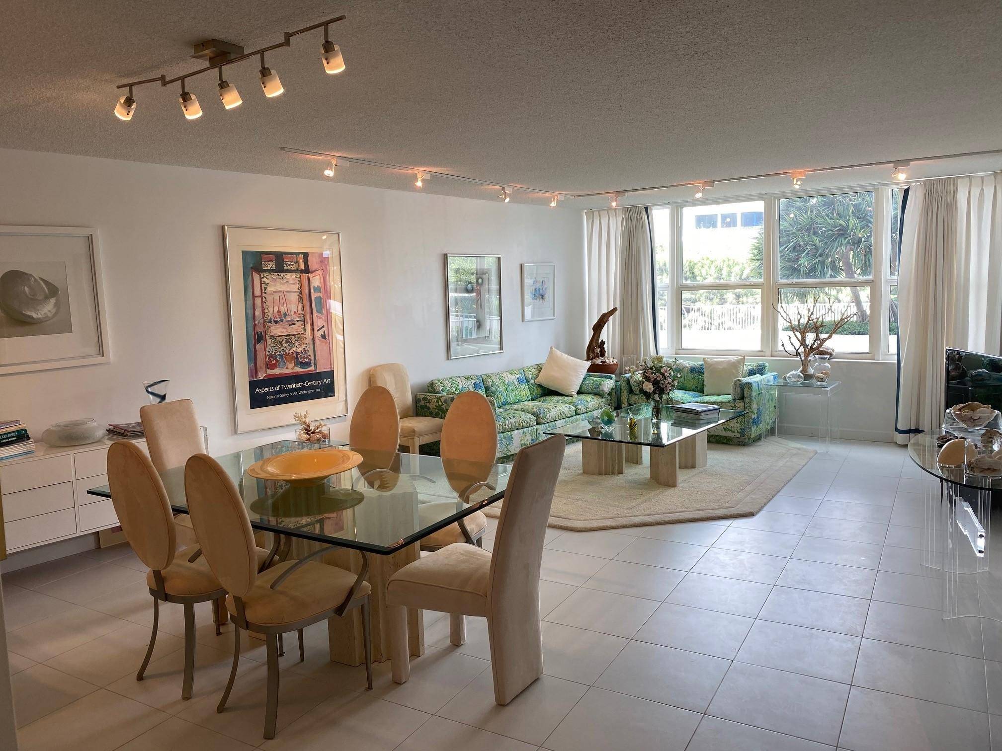 Palm Beach, FL 33480,2295 S Ocean BLVD 220