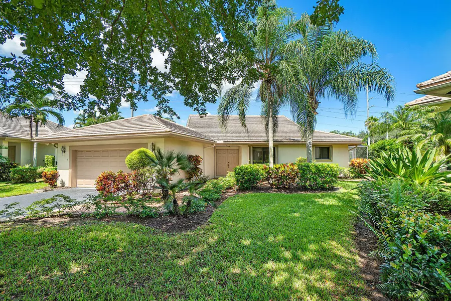 4985 Pine Tree DR, Boynton Beach, FL 33436