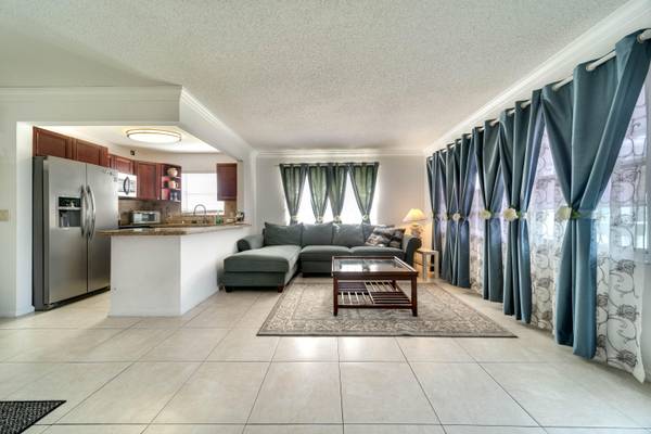 Deerfield Beach, FL 33442,180 Westbury J 180