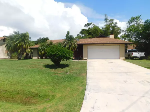 Fort Pierce, FL 34982,5810 Balsam DR