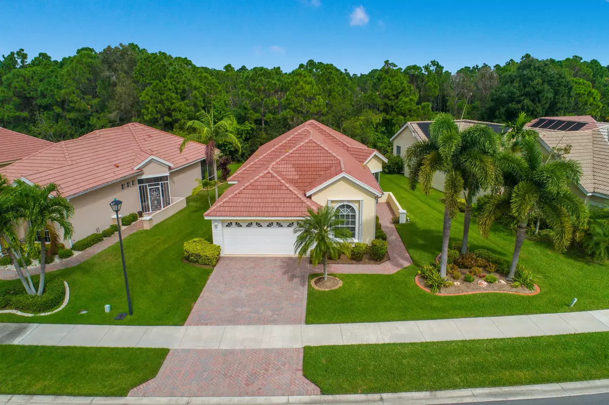 Port Saint Lucie, FL 34986,652 SW Andros CIR