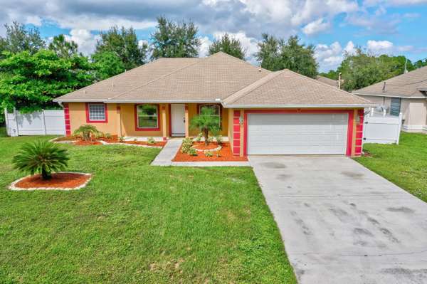 5877 NW Hann DR, Port Saint Lucie, FL 34986