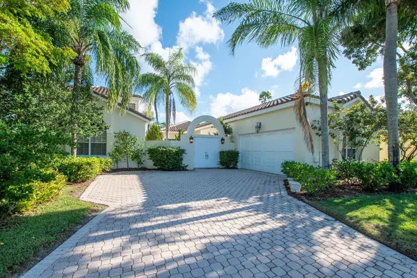 2110 Country Golf DR, Wellington, FL 33414