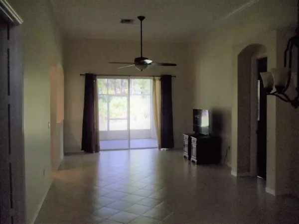 Port Saint Lucie, FL 34986,276 SW Lake Forest WAY