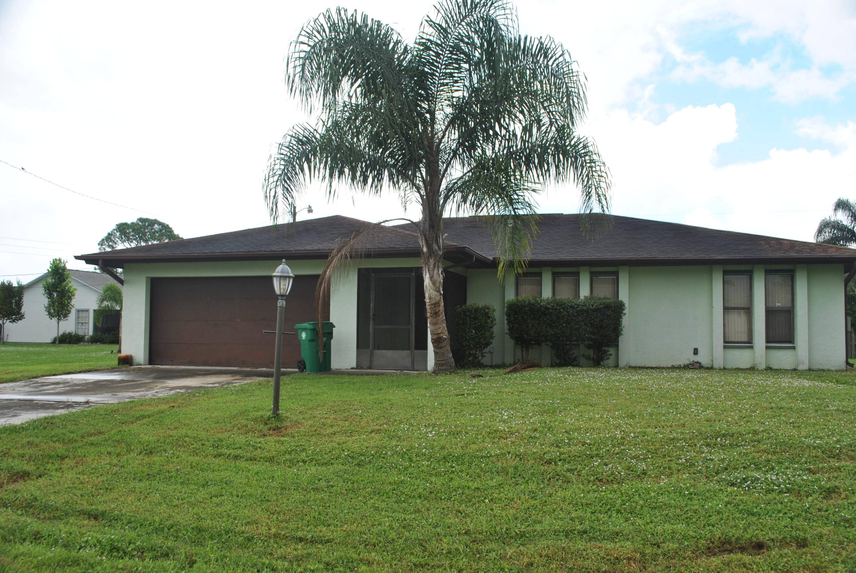 2409 SW Avondale ST, Port Saint Lucie, FL 34984