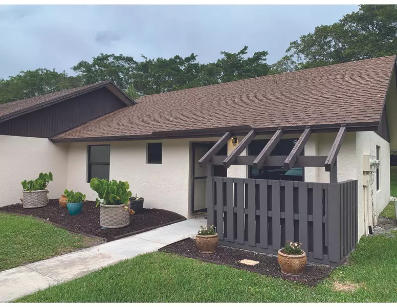 124 ViA De Casas Norte, Boynton Beach, FL 33426