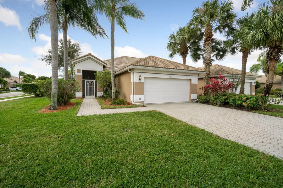 6900 Cairnwell DR, Boynton Beach, FL 33472