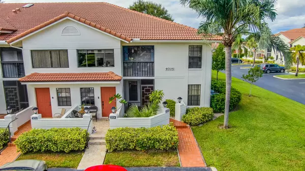 Boynton Beach, FL 33437,9705 E Sills DR 104