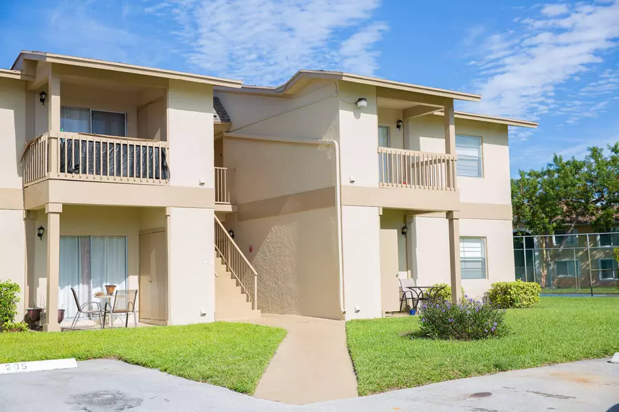 1766 Abbey RD 105, West Palm Beach, FL 33415