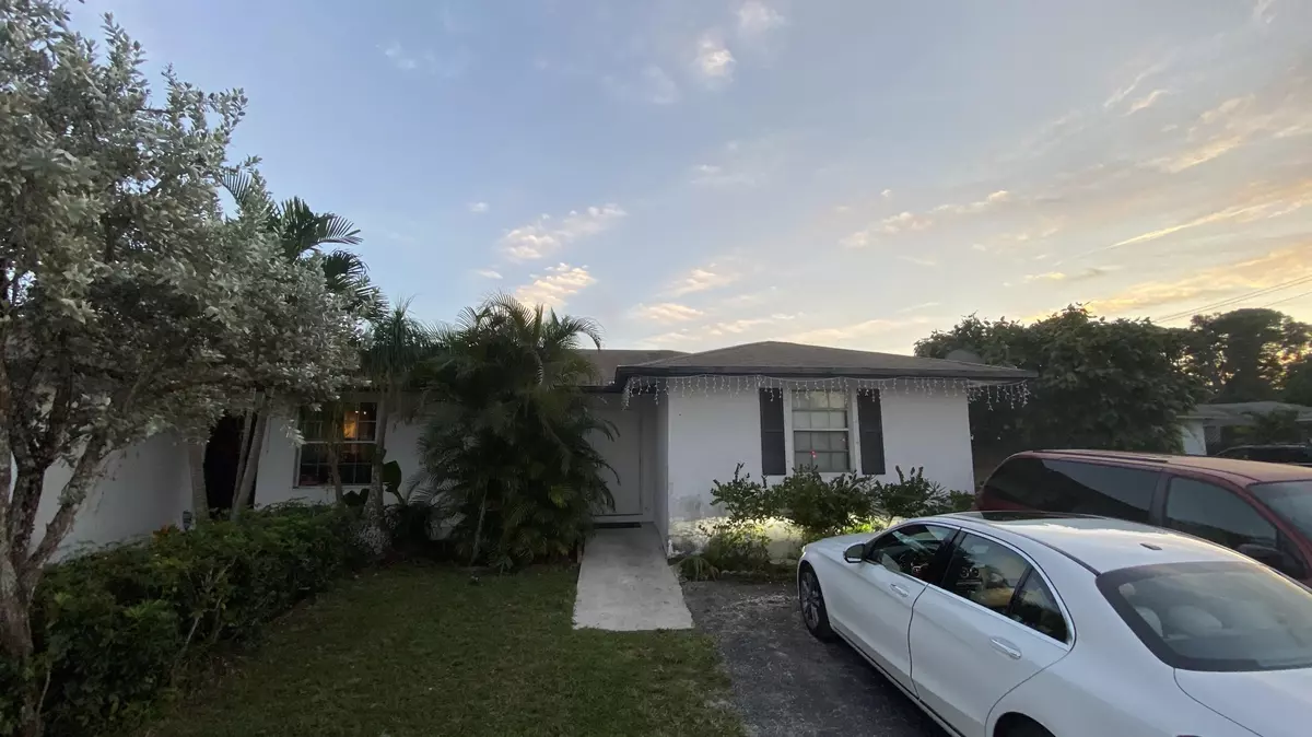 West Palm Beach, FL 33415,5472 Lee CT