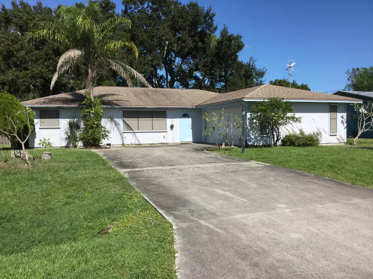 Port Saint Lucie, FL 34983,261 SE Fallon DR