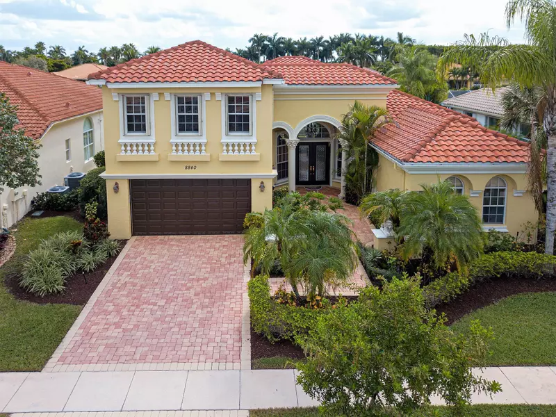 8840 W Via Prestigio, Wellington, FL 33411