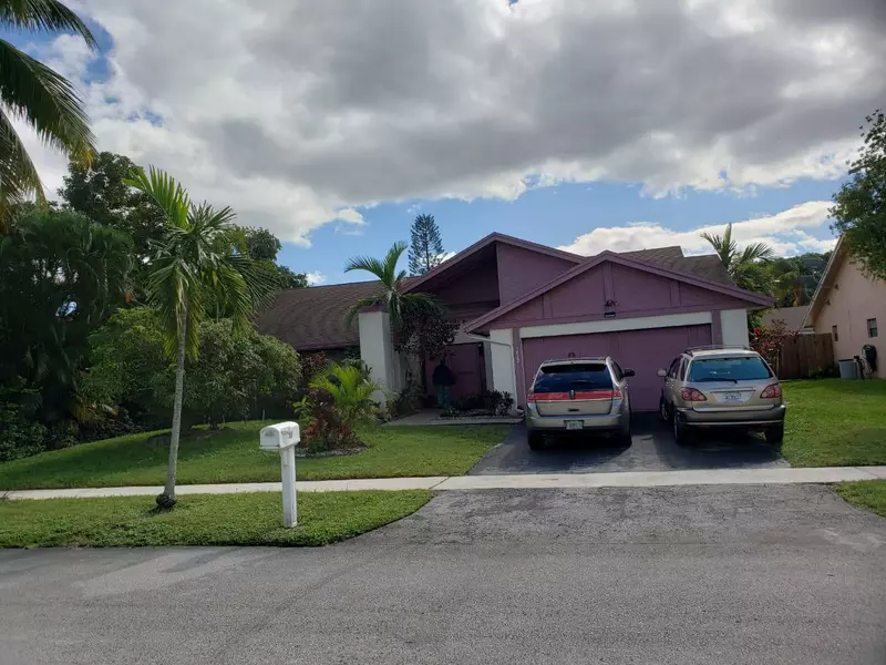 7422 NW 48 CT, Lauderhill, FL 33319