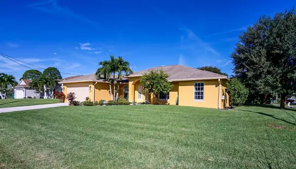 Port Saint Lucie, FL 34953,352 SW South Quick CIR