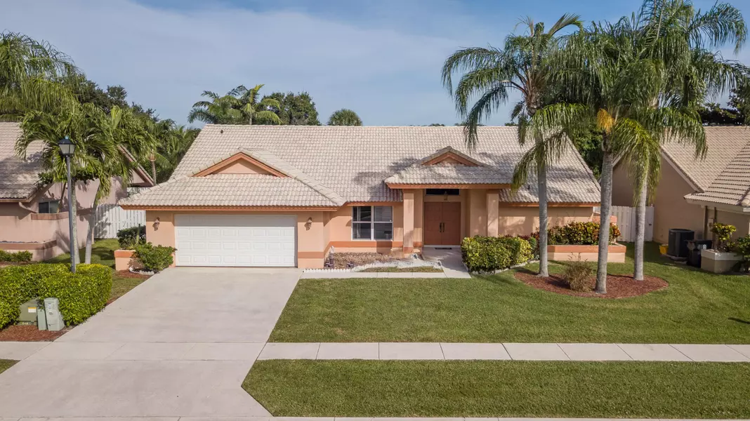 6682 Blue Bay CIR, Lake Worth, FL 33467