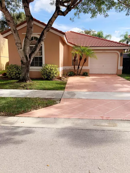 10319 Brookville LN, Boca Raton, FL 33428