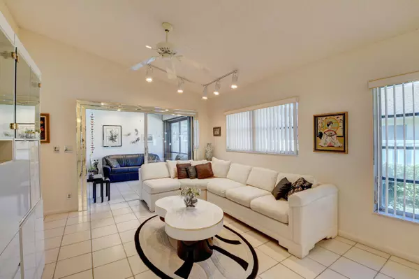 Boca Raton, FL 33496,8954 Sunnywood PL B