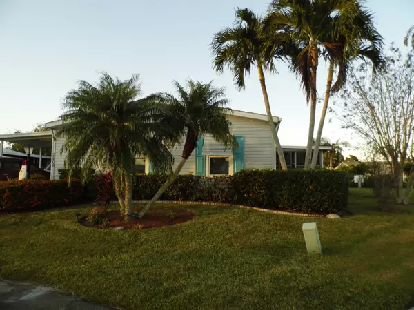 Port Saint Lucie, FL 34952,3808 Pebble Beach LN