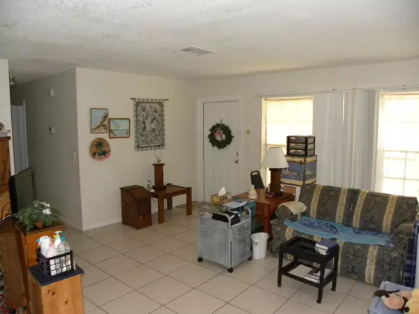 Fort Pierce, FL 34983,136 SE Selva CT