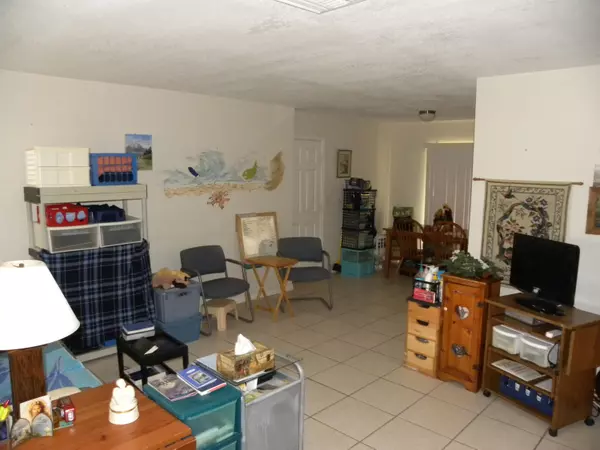 Fort Pierce, FL 34983,136 SE Selva CT