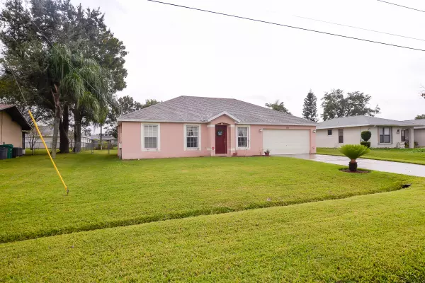 Port Saint Lucie, FL 34983,568 SE Greenway TER