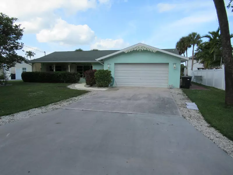 1916 Coconut DR, Fort Pierce, FL 34949