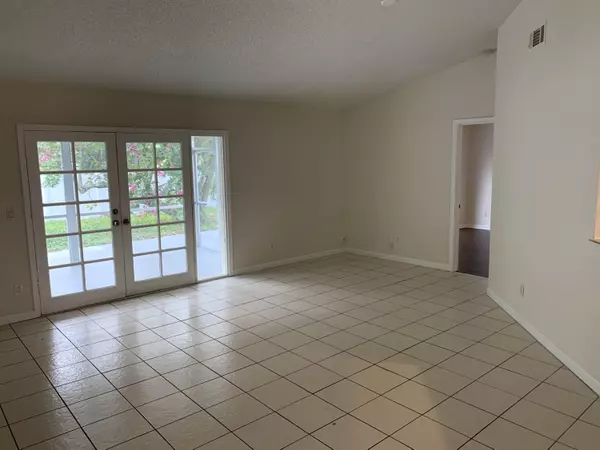 Jupiter, FL 33458,103 Arrowhead CIR