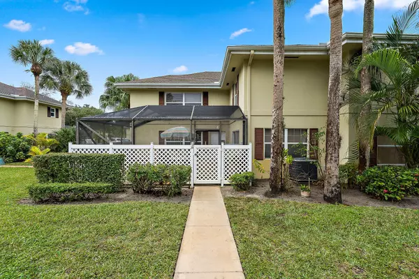 Royal Palm Beach, FL 33411,3 Amherst CT B