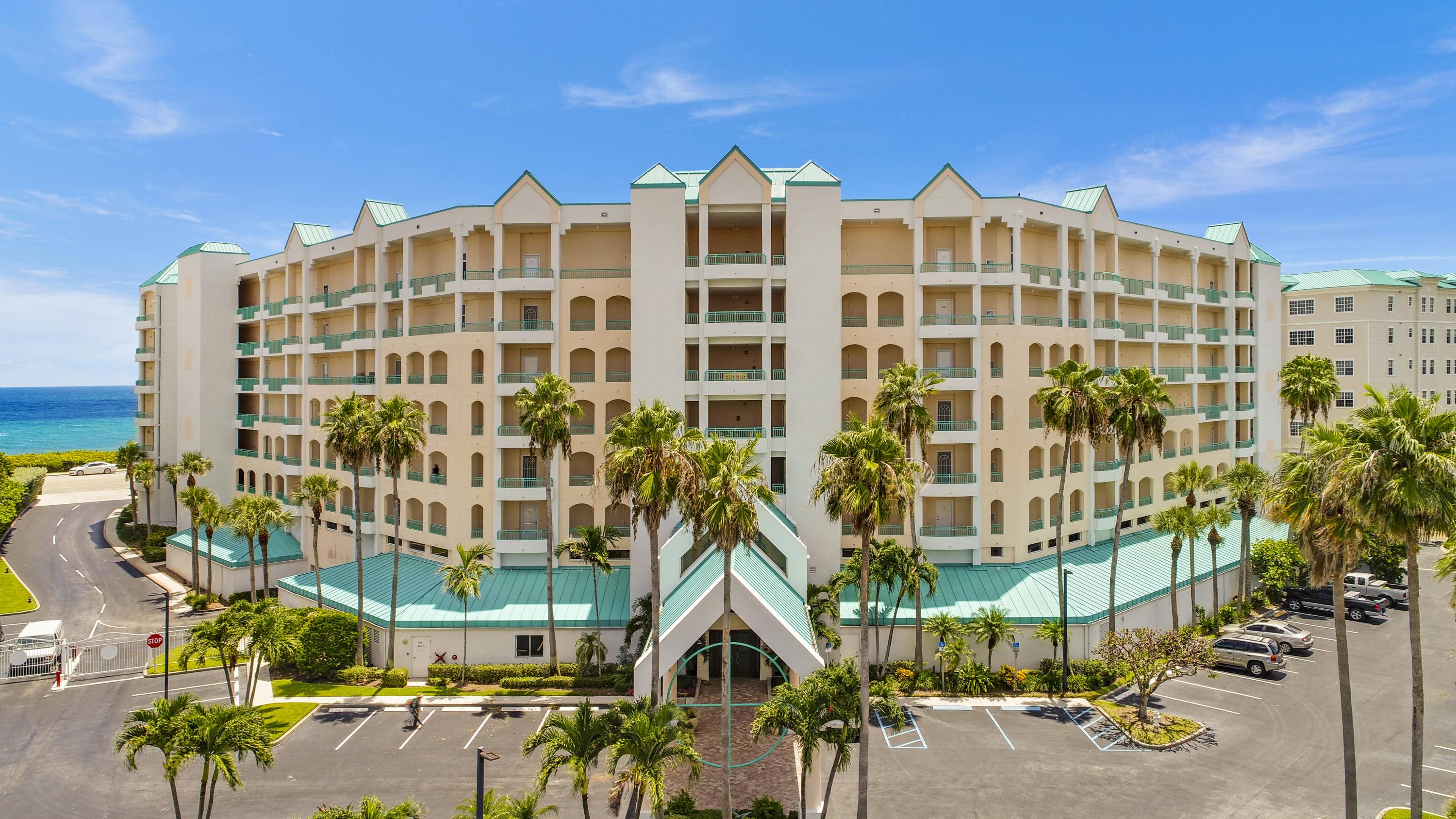 Jupiter, FL 33477,2000 S Highway A1a N602