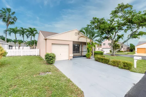 Boynton Beach, FL 33426,5 Meriden WAY