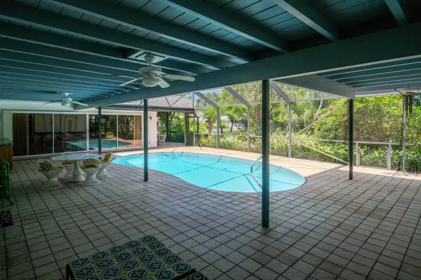 Tequesta, FL 33469,144 Country Club DR