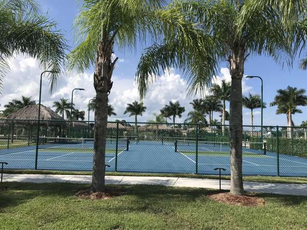 Port Saint Lucie, FL 34986,78 NW Putter Point