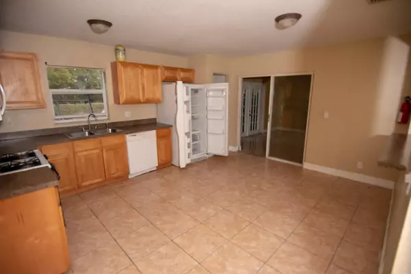 Lake Worth, FL 33463,5636 Priscilla LN