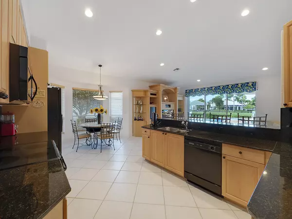 Palm Beach Gardens, FL 33418,114 Victoria Bay CT