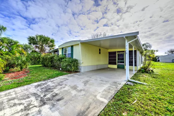 7048 SE Delegate ST, Hobe Sound, FL 33455