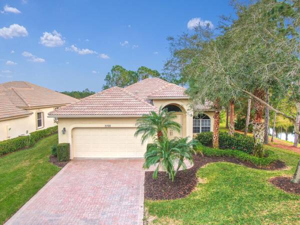 7700 Greenbrier CIR, Port Saint Lucie, FL 34986